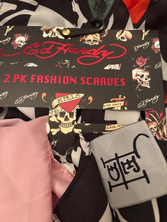 Ed Hardy Graphic Scarf set of 2 - Picture 6 of 7